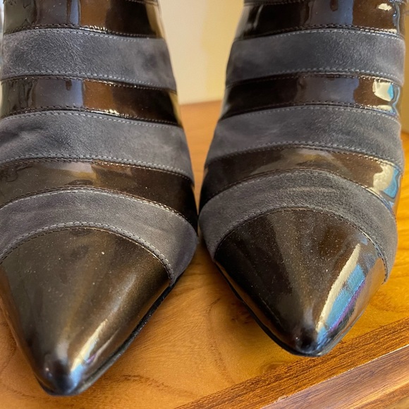 VANELi 7.5 Grey Suede Brown Patent leather ankle boots with zippers. 3” heel. - Picture 3 of 7